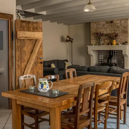 The A Cosy Stone Charentaise * Brettes