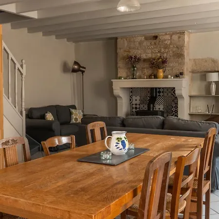 The A Cosy Stone Charentaise Brettes