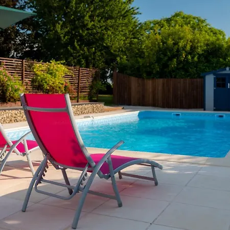 The A Cosy Stone Charentaise Brettes