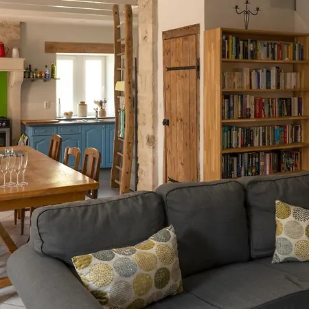 Ferienhaus The A Cosy Stone Charentaise Brettes