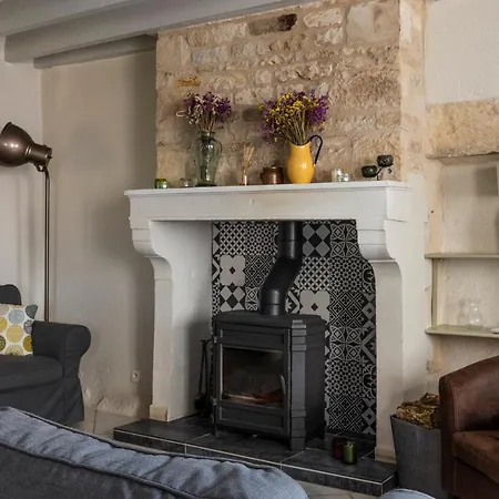 The A Cosy Stone Charentaise * Brettes