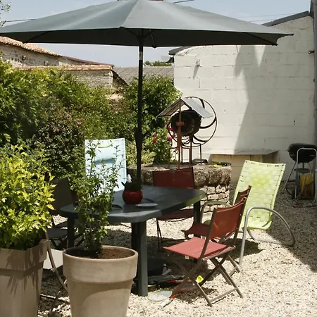 The A Cosy Stone Charentaise Ferienhaus *